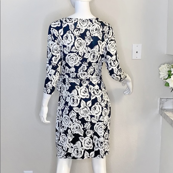 BEAUTIFUL BLACK & WHITE FLORAL WRAP DRESS! - Picture 3 of 6